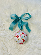 Load image into Gallery viewer, Ornament 27